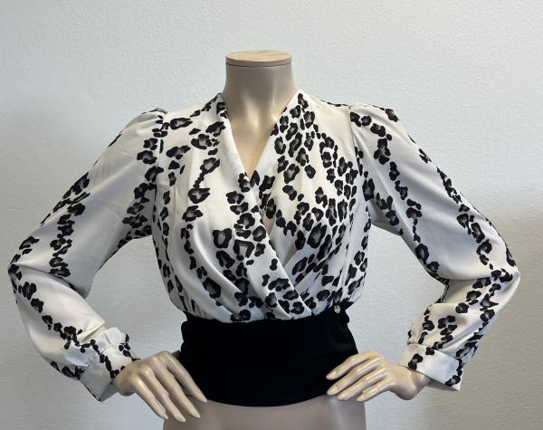 Rinascimento Bluse Weiß mit schwarzem Leoprint
